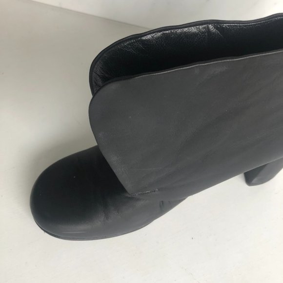 Black Leather Ankle boots - Picture 11 of 16